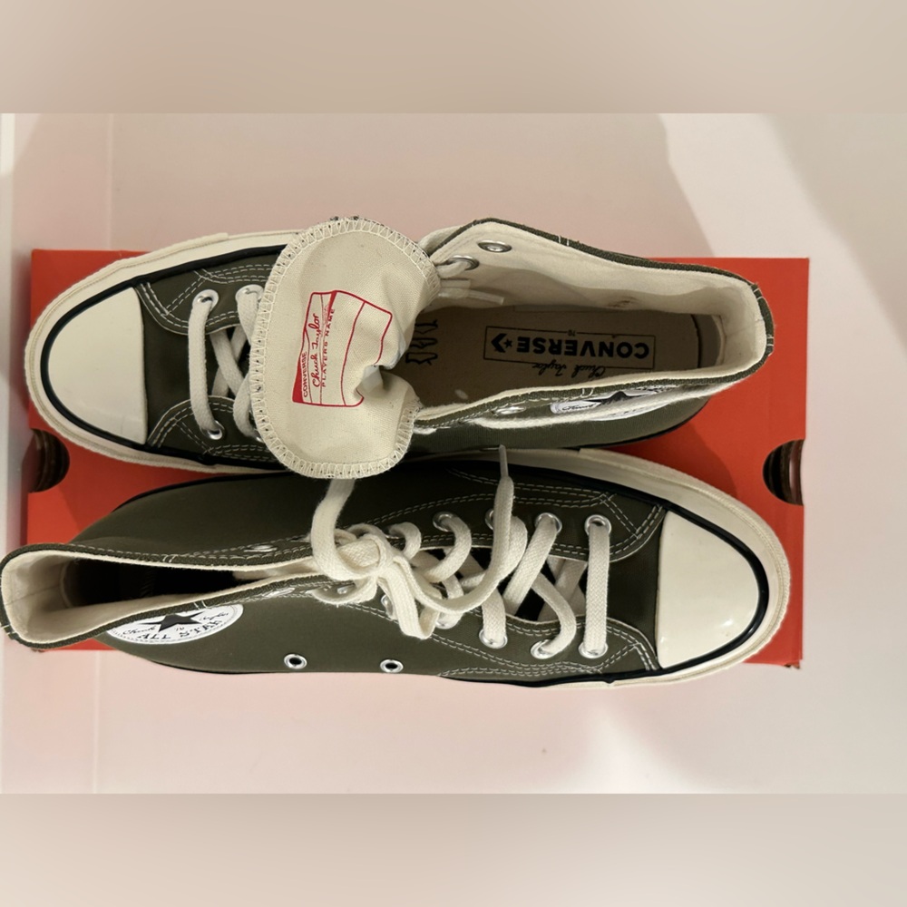 Chuck 70 Vintage Canvas High-Top
Color: Utility/Egret/Black
Size: Women's 9 - Picture 4 of 8